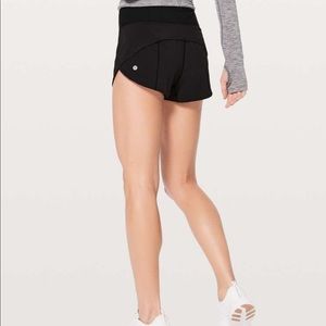 Lululemon Speed Up Short Hi-Rise 2.5"